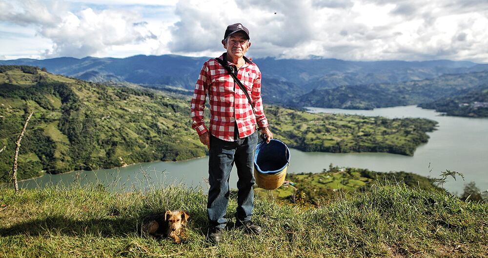 Los compromisos para mantener los caminos despejados e iniciar la planeación de las vías con millonarios recursos levantaron un paro que tuvo en jaque al sistema eléctrico nacional.