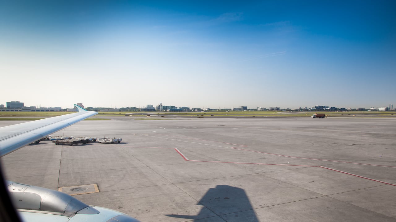 El aeropuerto Benito Juarez de Ciudad de México se encuentra "saturado", afirma el gobierno. Foto: Getty Images.