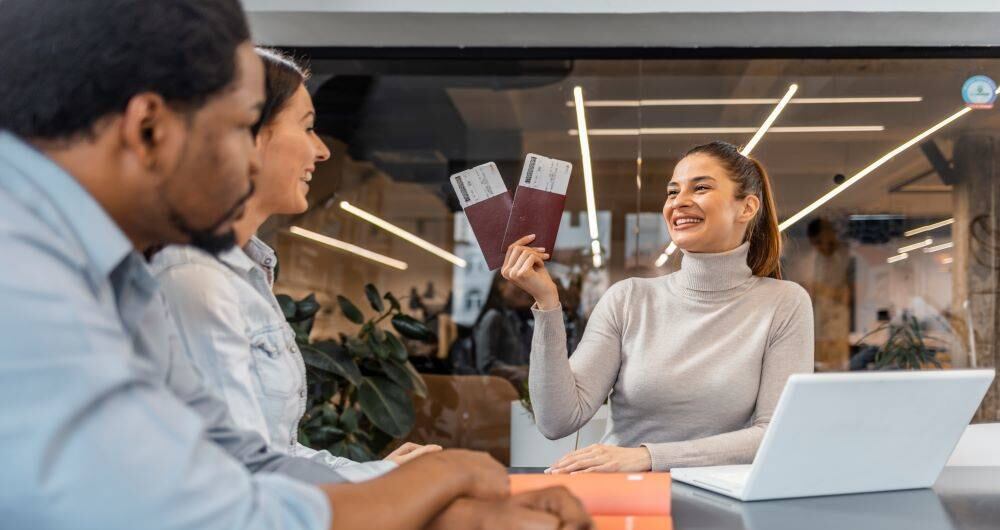 Las agencias de viaje no ocultan su preocupación frente a lo que será, en término de ventas, este 2023. Estiman que sus ganancias caerán un 23 % debido a múltiples factores, entre esto, el alto precio de los tiquetes.