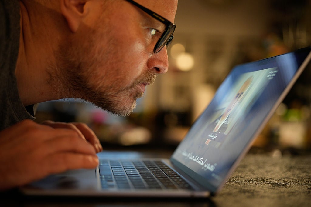 Mensajes aparentemente legítimos hoy esconden engaños diseñados con datos reales de sus víctimas.