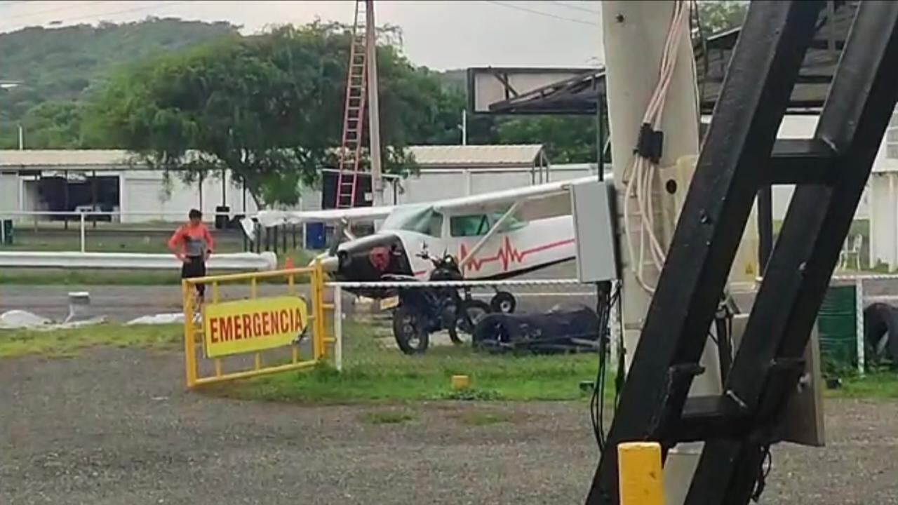 Avioneta aterrizó de emergencia en Atlántico