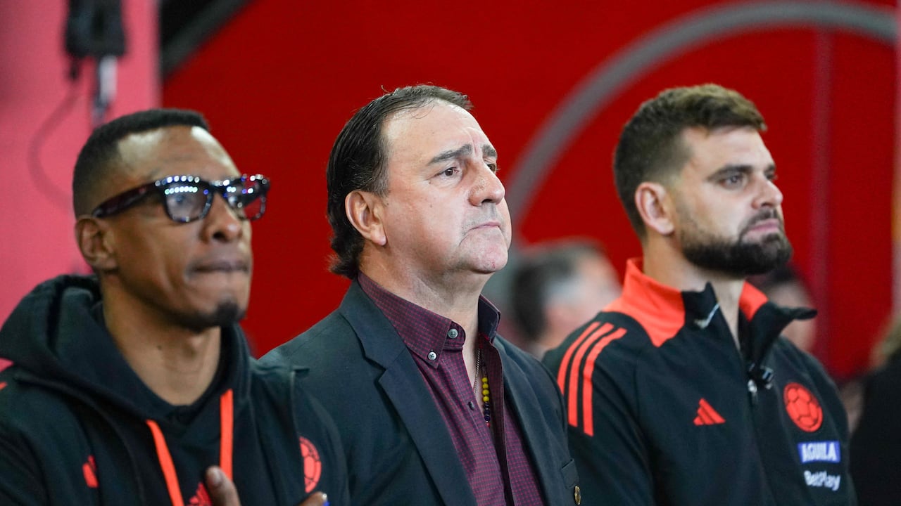 Néstor Lorenzo y su cuerpo técnico de la Selección Colombia.