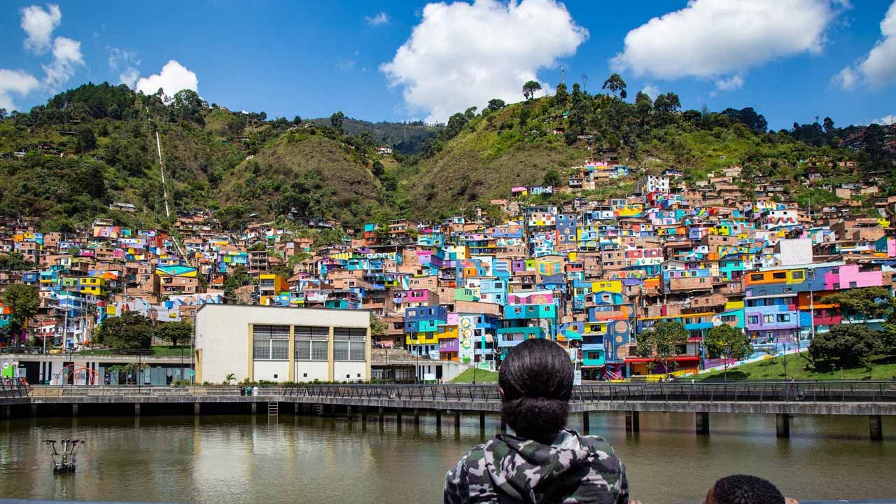Panorámica Mural Constelaciones, en Manrique.