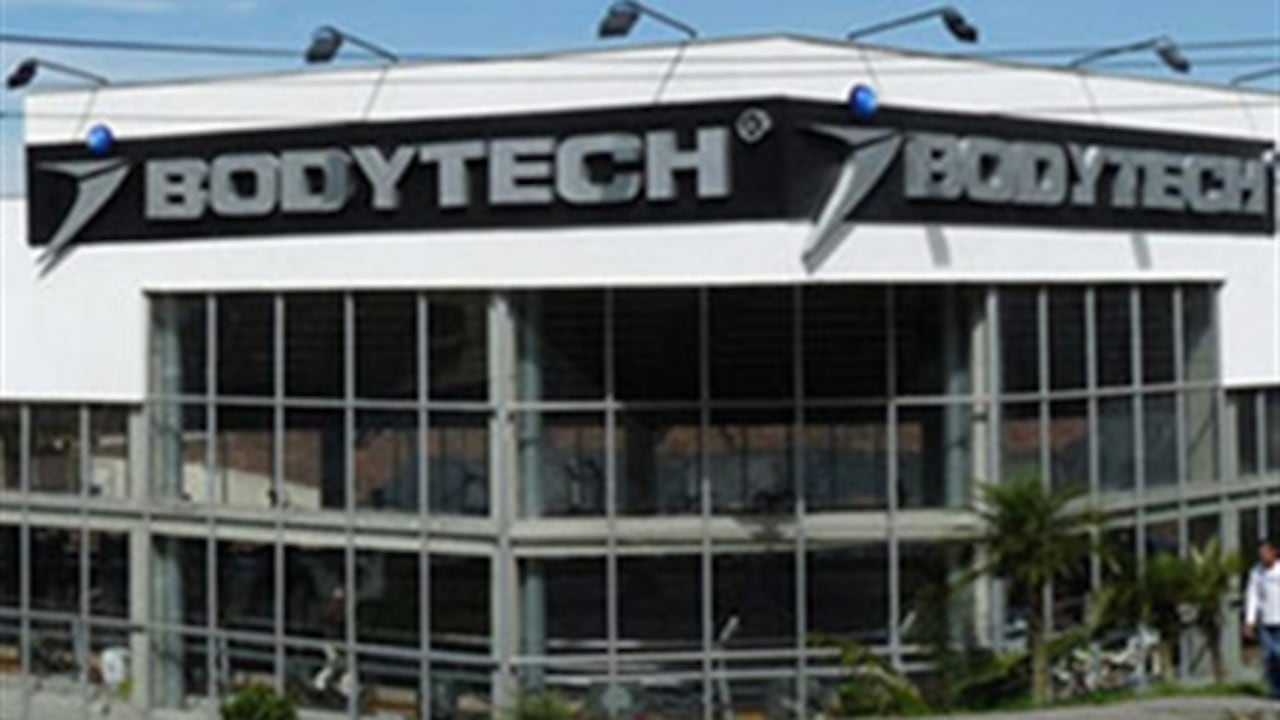 Los locales, siempre arrendados quedan sobre grandes avenidas y se destacan por sus tamaños que superan los 800 metros cuadrados.