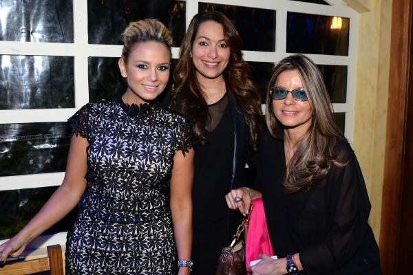 Paola Vanegas, Loren Hatch y Clemencia Gregory.