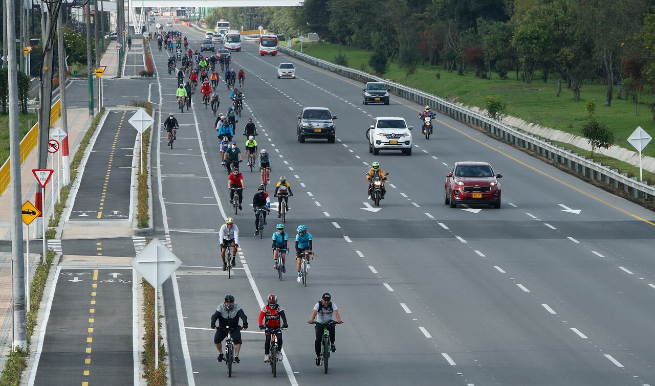471 de las 7.270 personas muertas en accidentes viales durante 2021 en Colombia eran ciclistas.