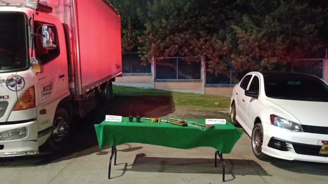 La Policía de la localidad de Ciudad Bolívar recuperó otro camión que había sido robado en la Autopista Sur con Calle 30 Sur, Soacha.