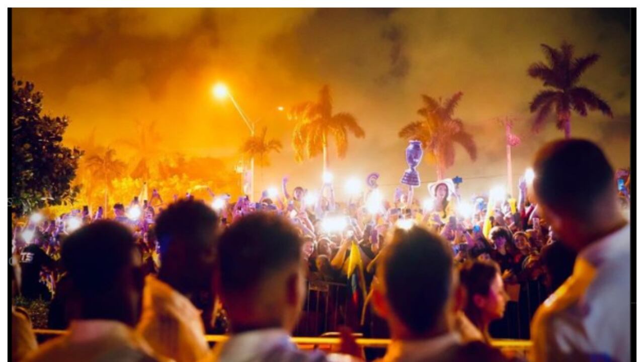 Banderazo de los hinchas colombianos antes de la final