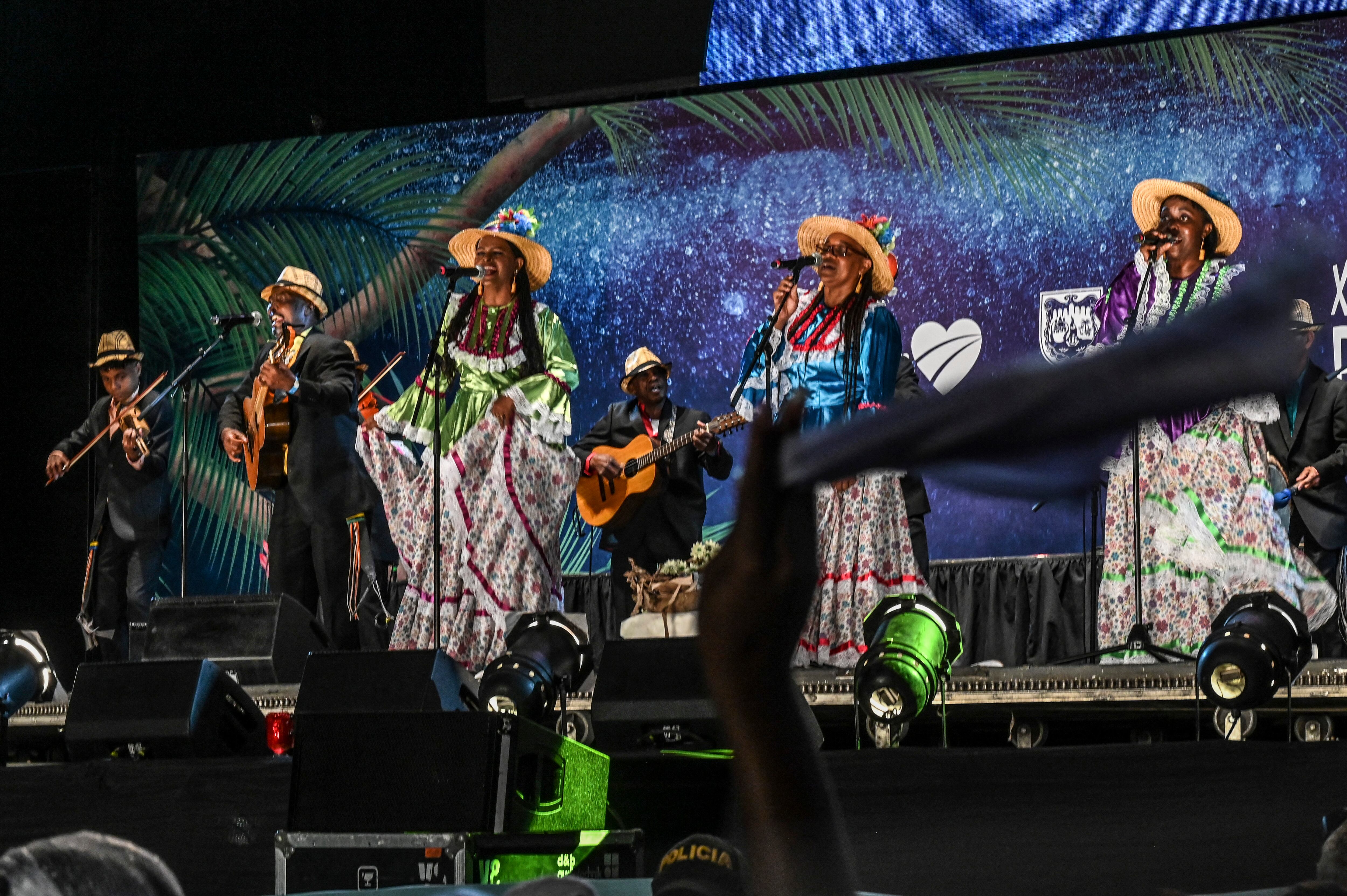 La entrada al Festival es libre y para toda la familia.   Las puertas de la casa grande estarán abiertas a partir de las 10:00 a.m.