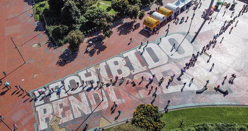 Los reflejos sociales en los muros y las calles son relevantes porque transgreden la indiferencia, porque duelen.