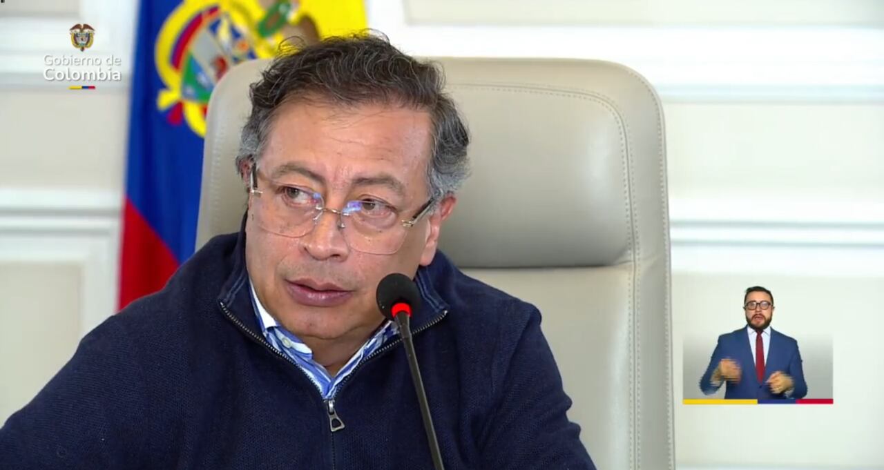 Presidente Gustavo Petro denunció que armas oficiales del Estado estarían en manos de criminales