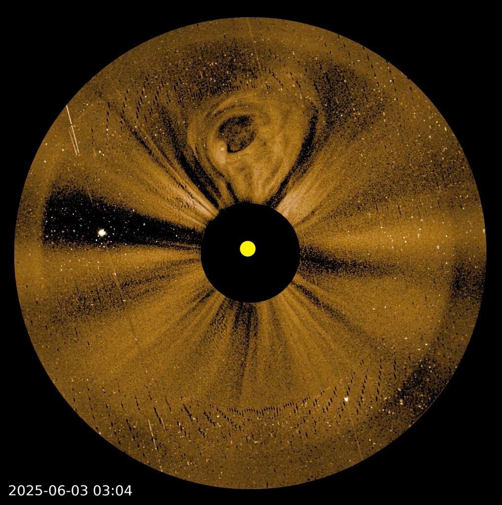 La evolución completa de una explosión solar fue registrada por satélites de la NASA.