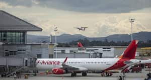 Supertransporte investiga a Avianca por vuelos y reembolsos