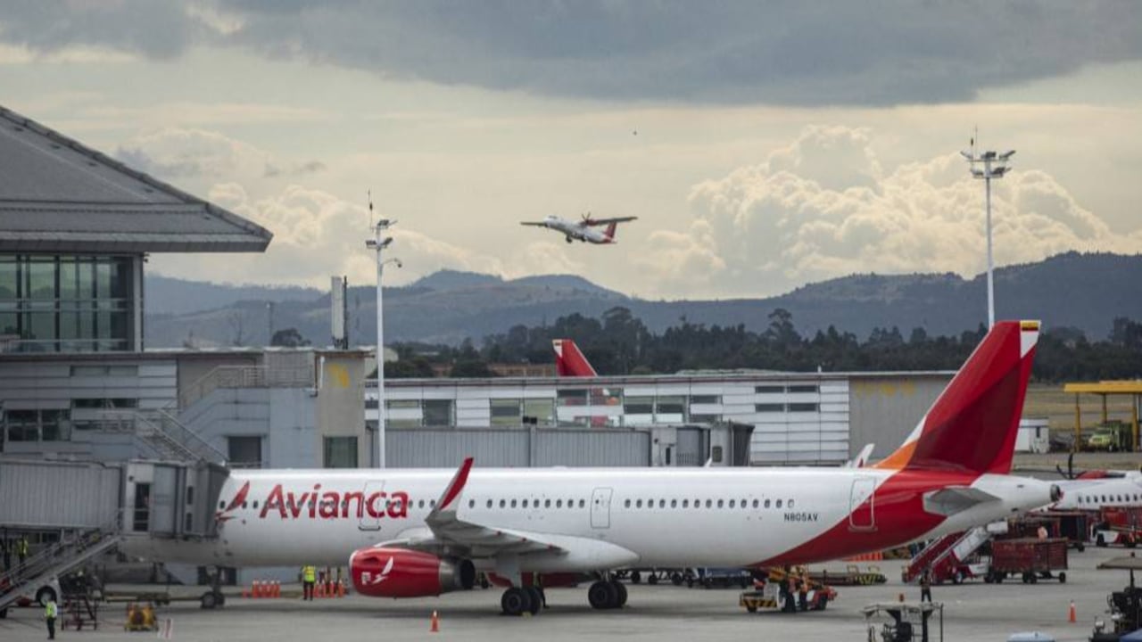 Supertransporte investiga a Avianca por vuelos y reembolsos