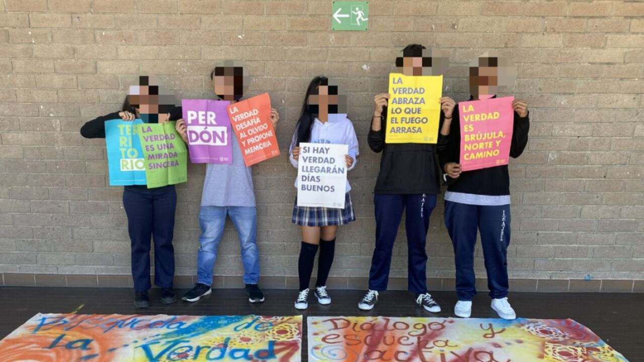 Estudiantes de 144 colegios recibirán el informe de la Comisión de la Verdad.