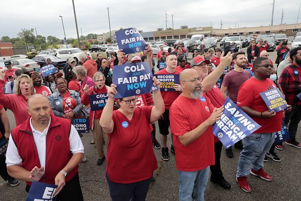 El sindicato está atrapado en duras conversaciones contractuales con los tres grandes fabricantes de automóviles de Detroit, y un trabajo la paralización es posible cuando su acuerdo actual expire el 14 de septiembre. Fotógrafo: Jeff Kowalsky/Bloomberg vía Getty Images