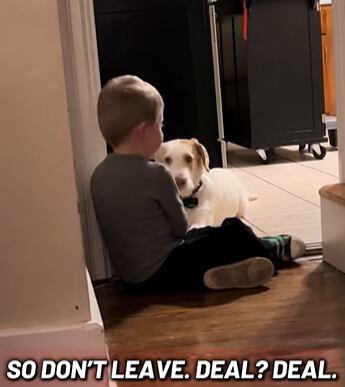 La advertencia del menor, dicha con voz calmada, se convirtió en la escena más comentada de la grabación.