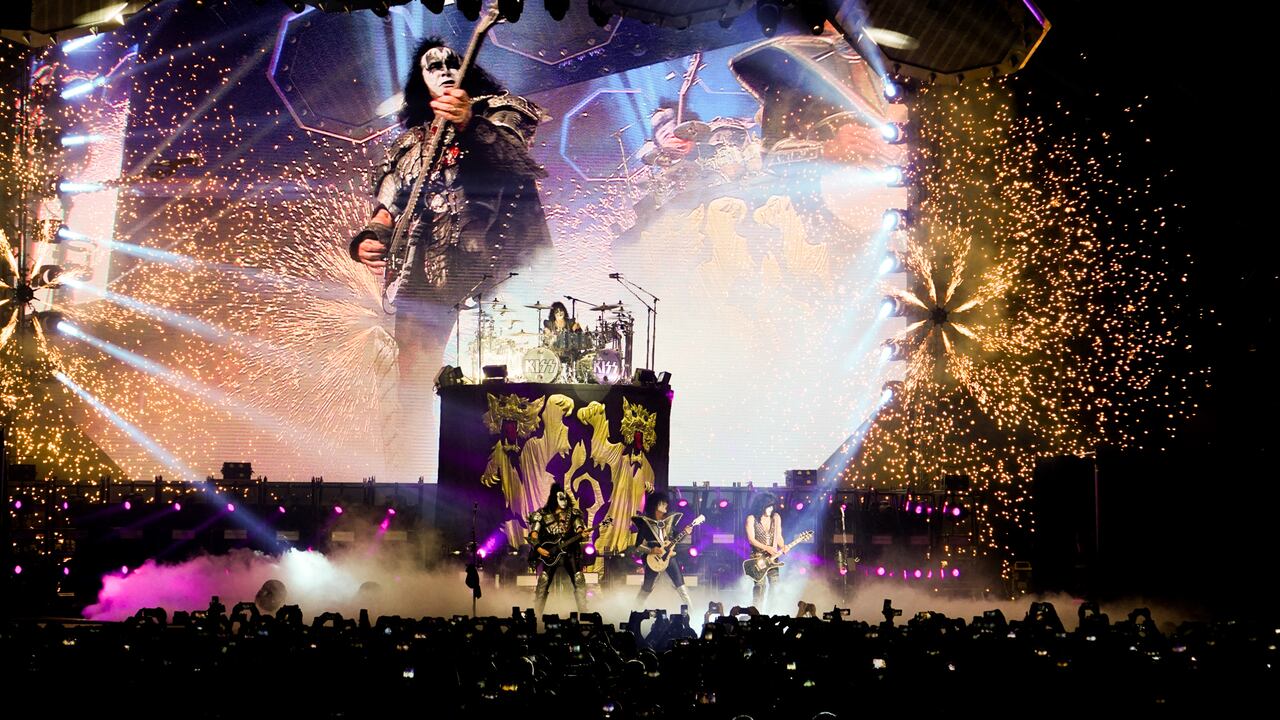 Kiss, una de las bandas de rock más emblemáticas del mundo, se presentó en el Movistar Arena.
