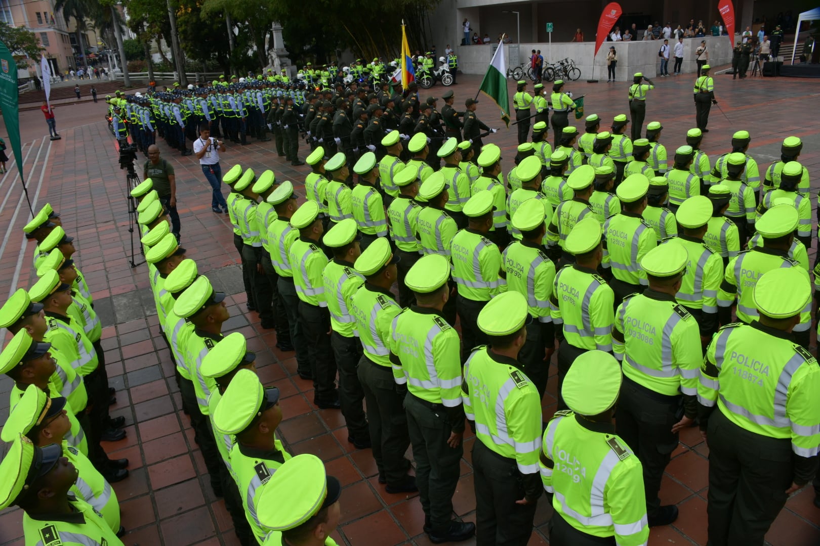 100 policías de tránsito llegaron a Cali este 20 de agosto para reforzar las labores de control y vigilancia de los agentes de tránsito. A diario, centenares de caleños irrespetan las normas de tránsito en las vías.