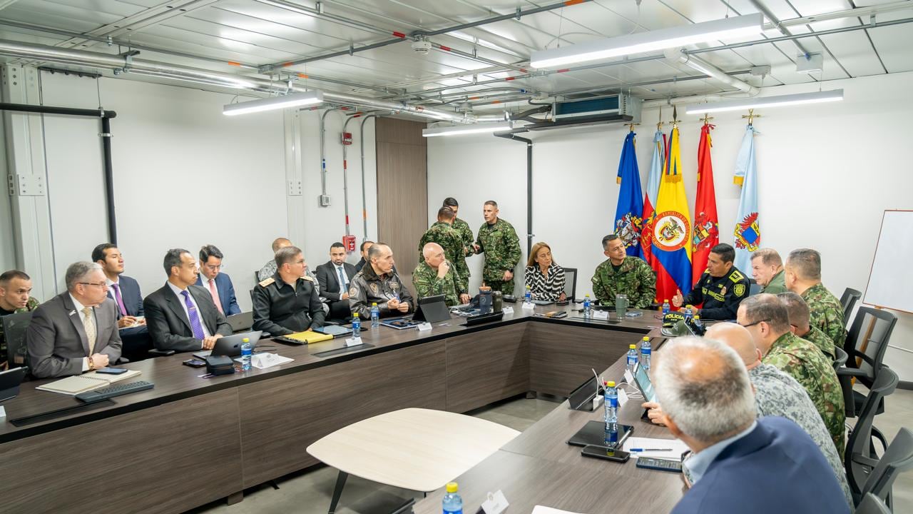 Reunión del sector defensa sobre el hurto de hidrocarburos.