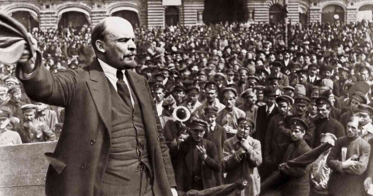 Vladímir Ilich Uliánov (Lenin ??´???), Líder del sector bolchevique del Partido Obrero Socialdemócrata de Rusia, se convirtió en el principal dirigente de la Revolución de Octubre de 1917. 