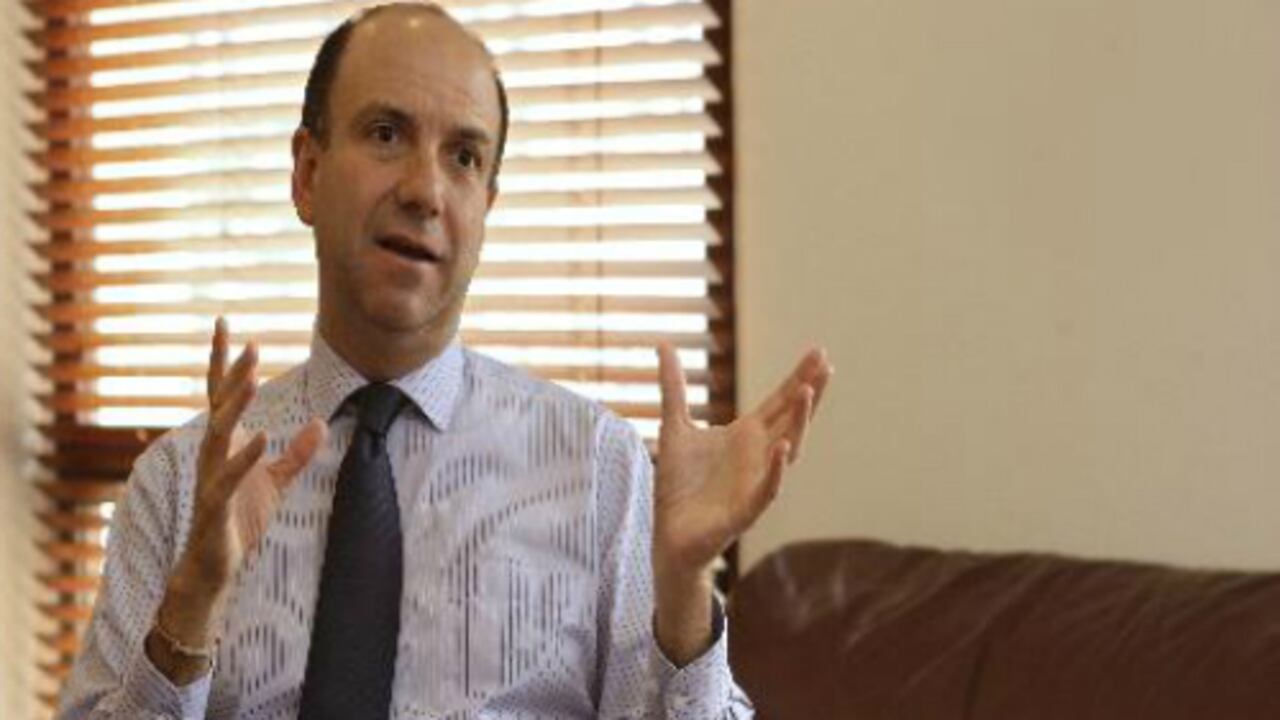 El Ministro de Ambiente y Desarrollo Sostenible, Gabriel Vallejo López, aseguró que con apoyo social y la unión de varios sectores harán frente a la minería ilegal en el país.