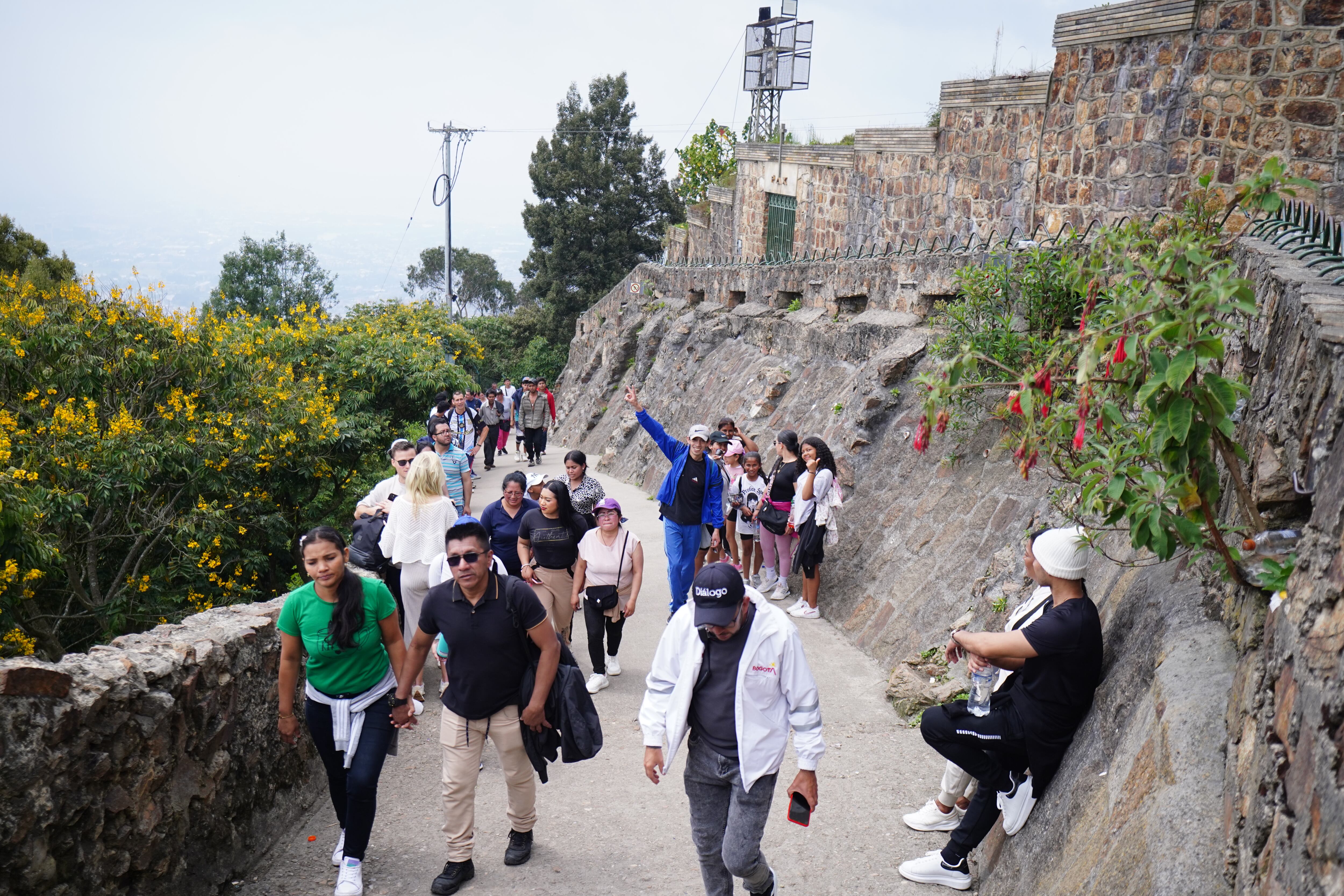 Ascenso al cerro de Monserrate en Semana Santa 2024.
