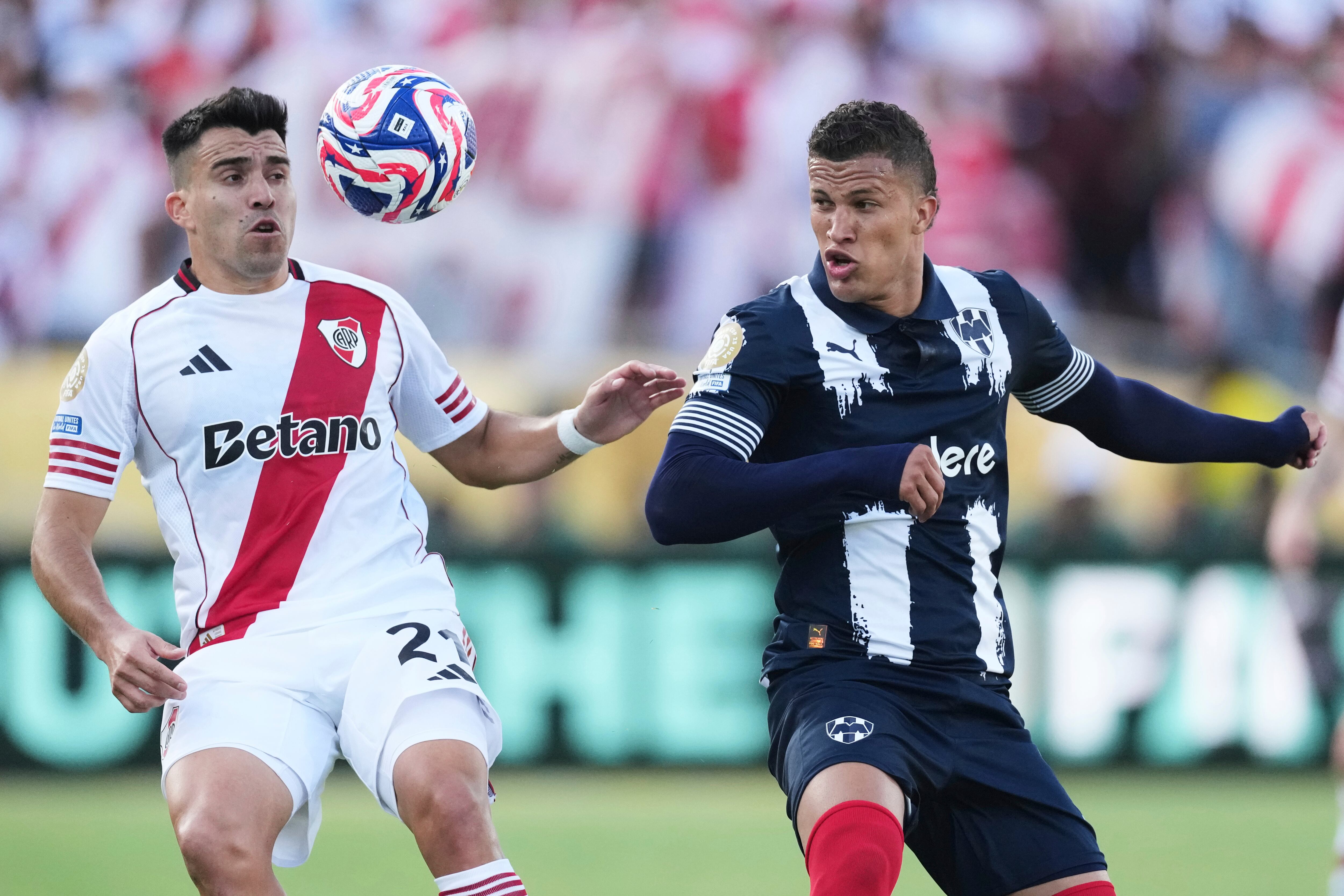 Nelson Deossa contra River Plate en el Mundial de Clubes 2025.