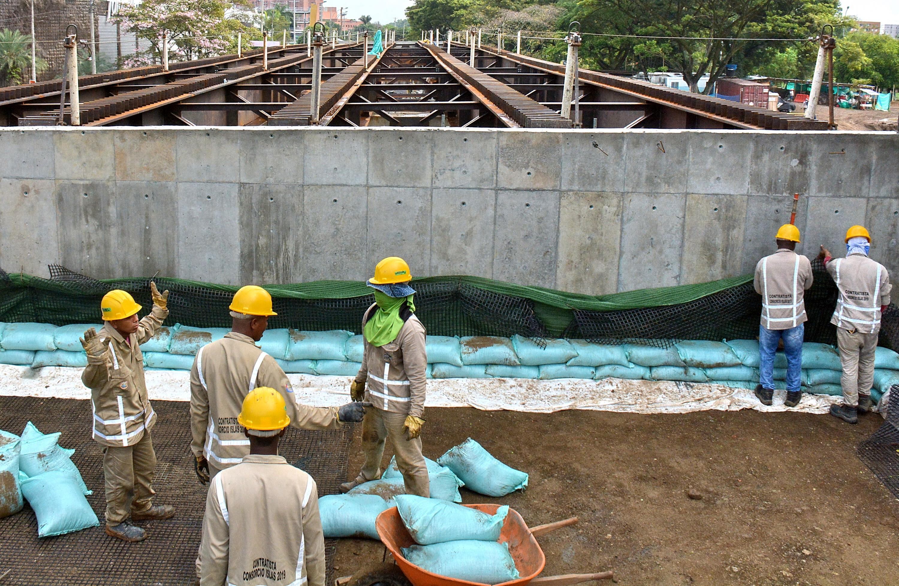 Muchas actividades no pueden detenerse, en tales casos, empleado y empleador deben hallar soluciones, por acuerdo, para que ambas partes obtengan benefico.