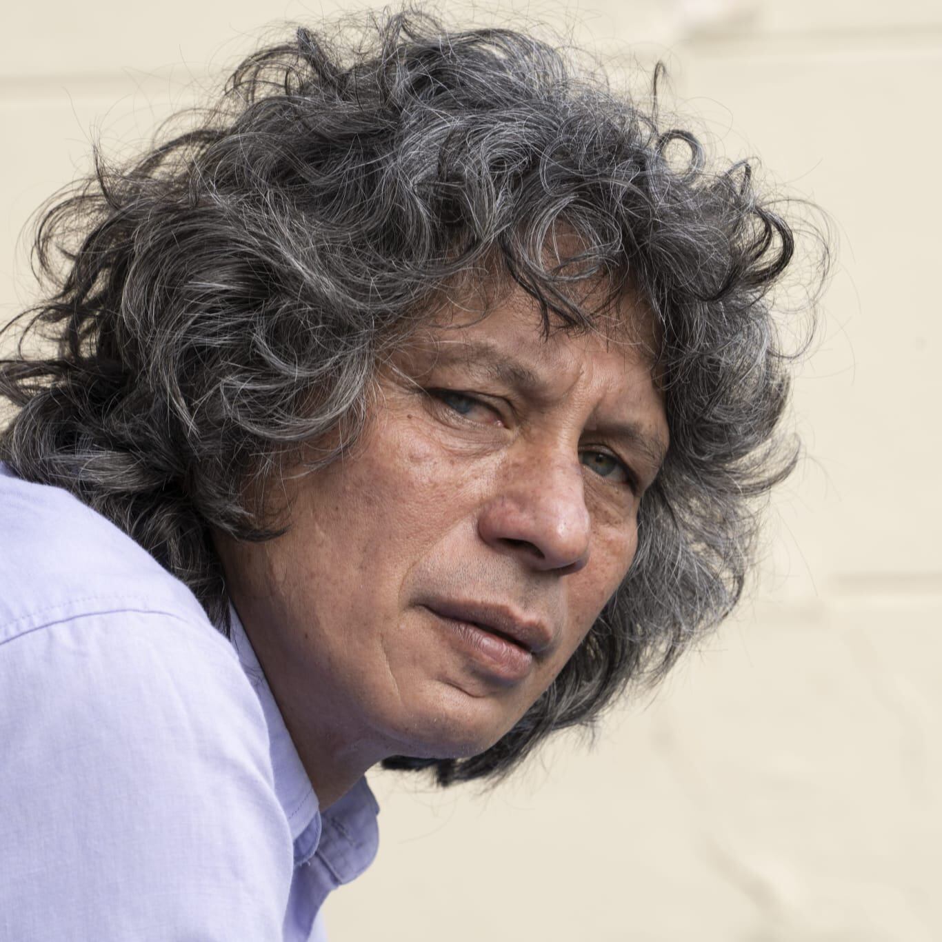 'Los amigos míos se viven muriendo', de Luis Miguel Rivas.