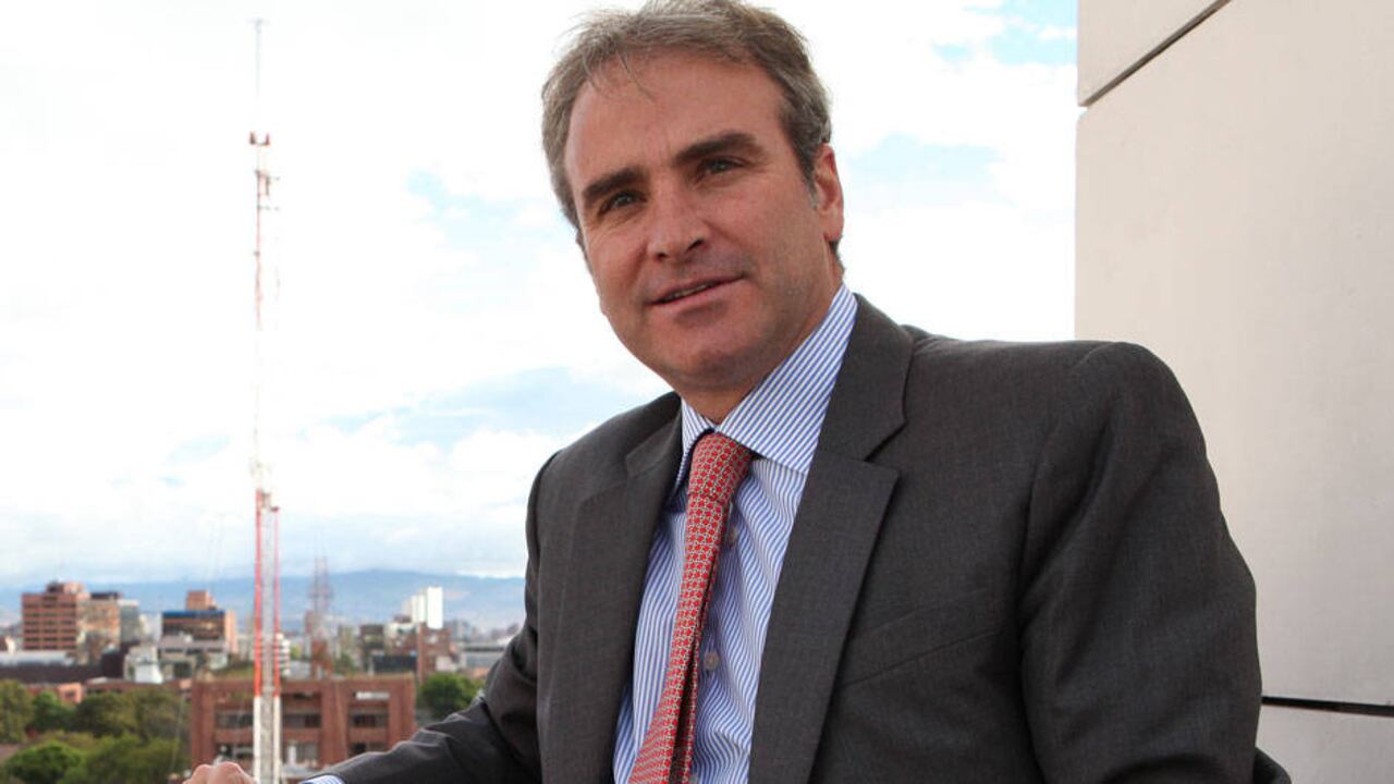 El superintendente Pablo Felipe Robledo anunció la medida contra cuatro empresas. Foto: Jet-Set