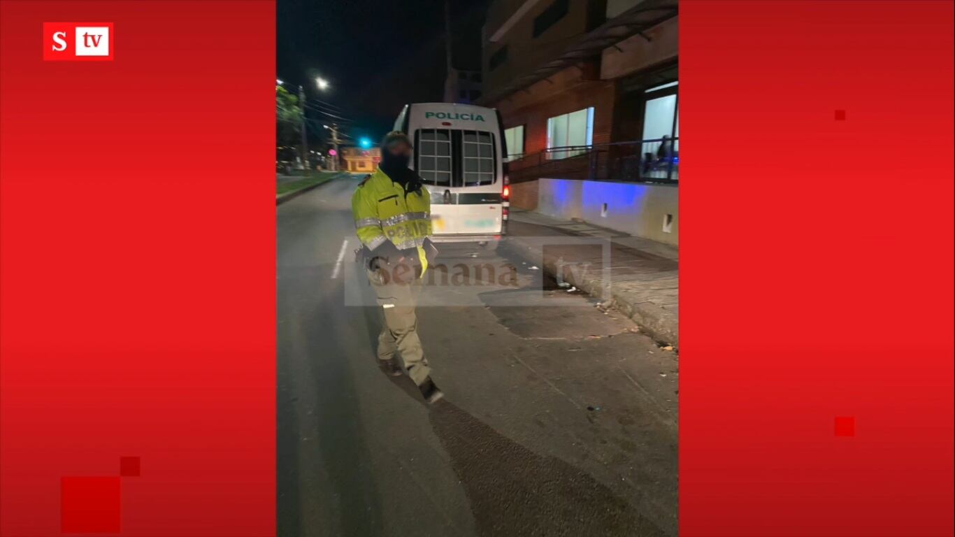 El testigo describió a los asesinos: un policía era de 1.67 de estatura, tez morena, contextura delgada, cabello corto de color negro. El otro policía asesino: tez blanca, de 1.70 de estatura, contextura media y cabello corto castaño.