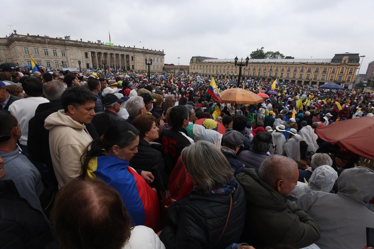 Marchas en apoyo al expresidente Álvaro Uribe en la plaza de Bolívar, Bogotá.