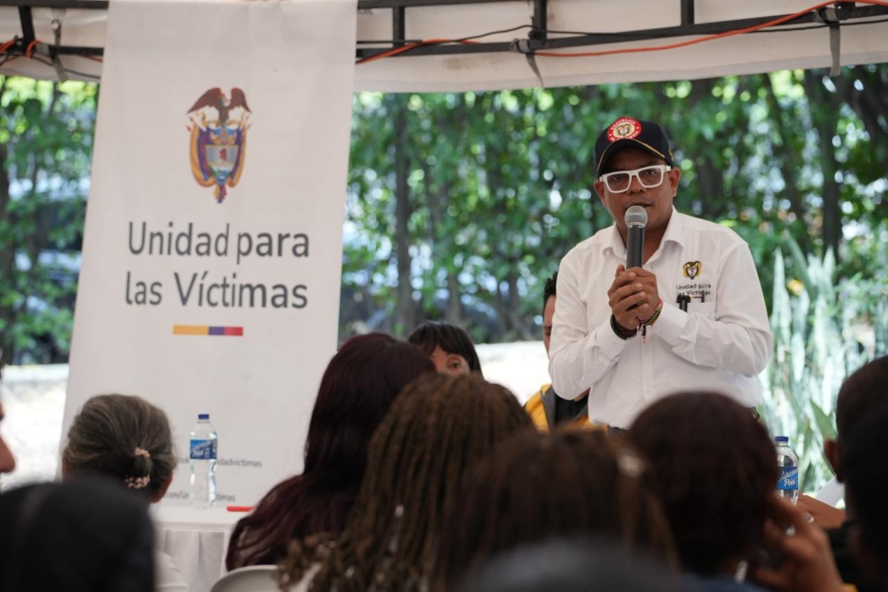 El director de la Unidad para las Víctimas, Adith Rafael Romero, encabezó la entrega de varias cartas de indemnización para los afectados por el conflicto en el departamento.