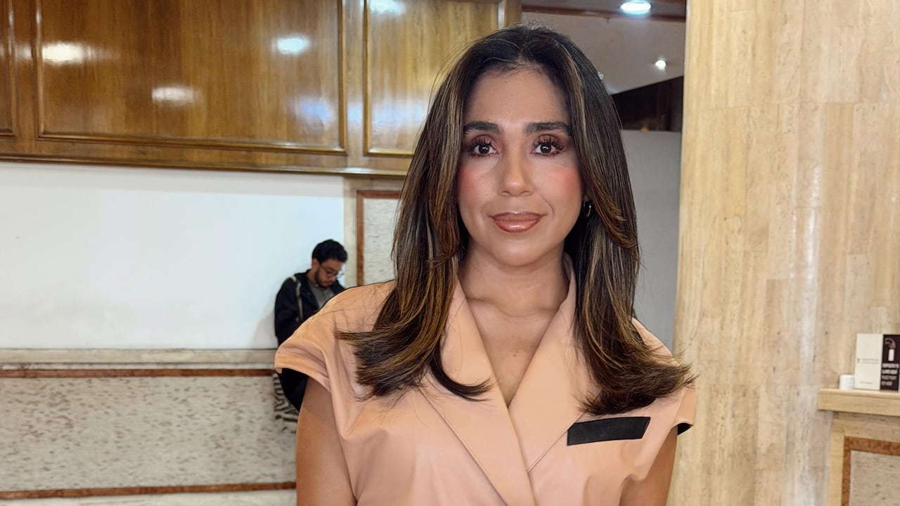María Camila Roa, periodista y presentadora colombiana formada en la Universidad de La Sabana, asumiría como corresponsal de ‘Noticias Caracol’ en Estados Unidos, en reemplazo de Juan Camilo Merlano.