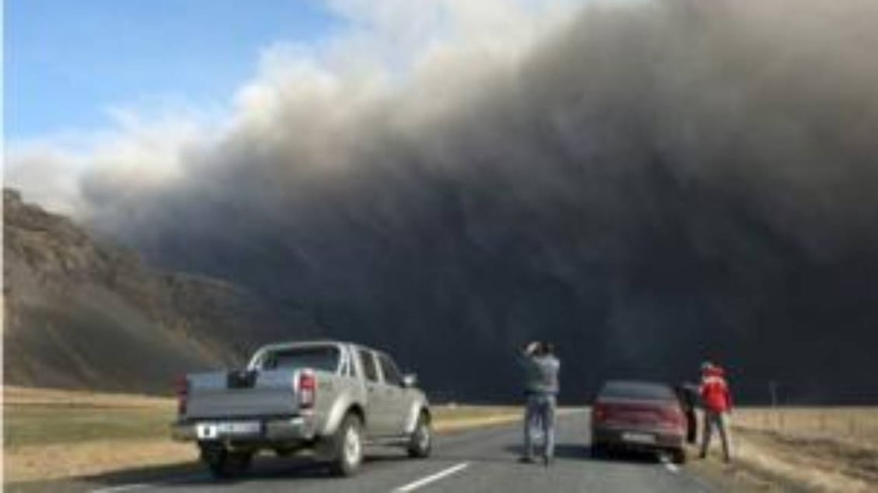 La extinción de la humanidad por la erupción de un volcán o un meteorito son causas poco probables. Foto: GETTY IMAGES vía BBC.