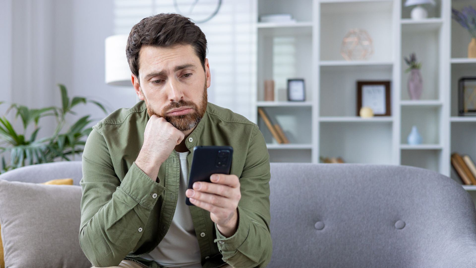 Sin conexión a internet móvil, es imposible consultar en tiempo real mapas, noticias, resultados, ubicaciones, horarios o cualquier dato necesario para tomar decisiones informadas durante el día.