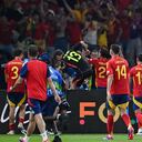 Spain's players celebrate after winning at the end of the UEFA Euro 2024 final football match between Spain and England at the Olympiastadion in Berlin on July 14, 2024. (Photo by Kirill KUDRYAVTSEV / AFP)