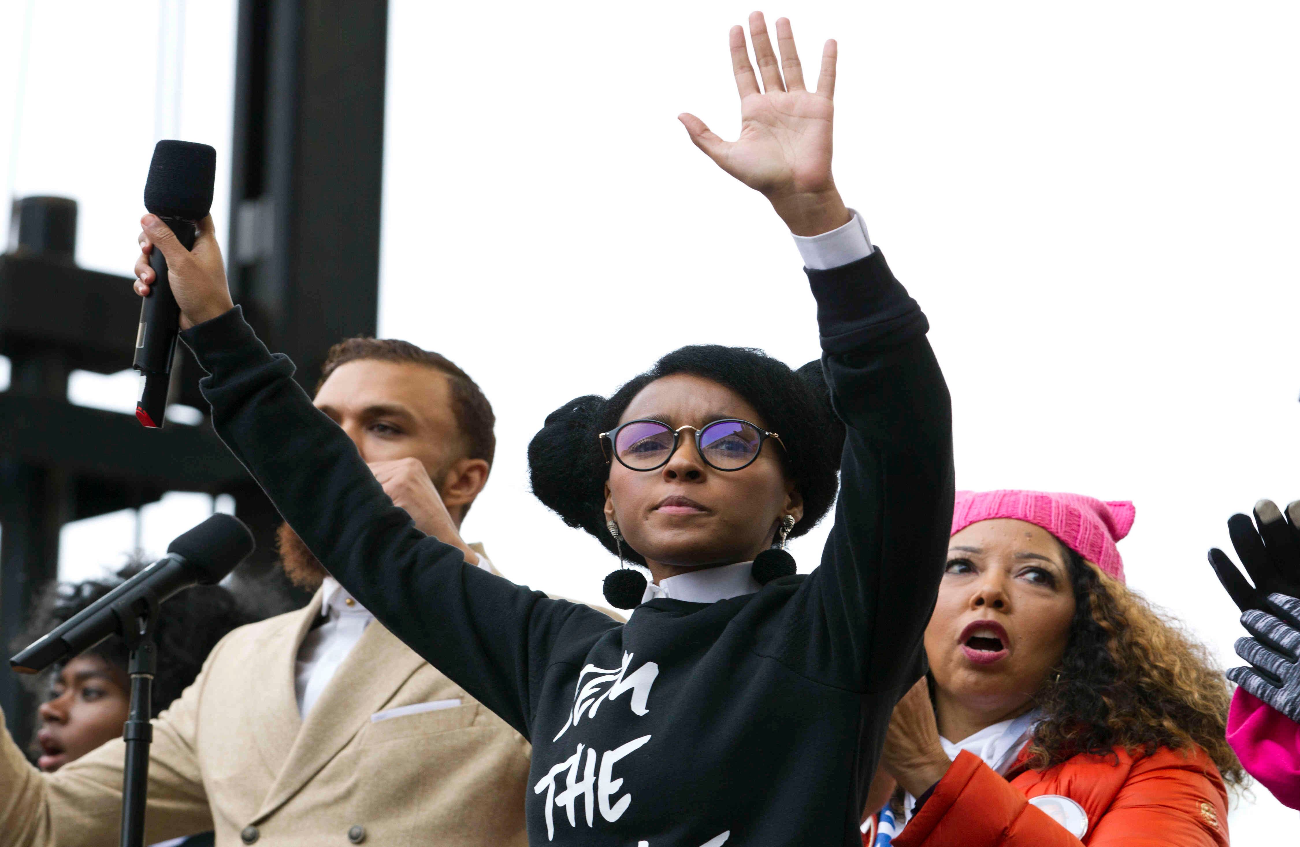 La cantante y productora Janelle Monáe defendió a la mujer en protestas de Washington  (Foto AP  José Luis Magaña)