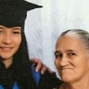 Paula Natalia y su abuela.