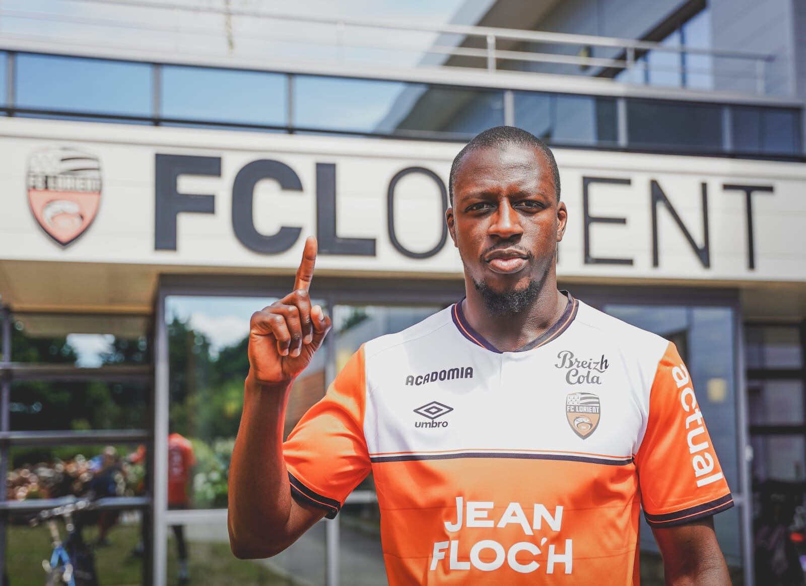 Benjamin Mendy jugará en la Ligue 1 con el Lorient.