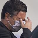 Marcelo Gallardo afectado por los gases lacrimógenos a las afueras del estadio Romelio Martínez