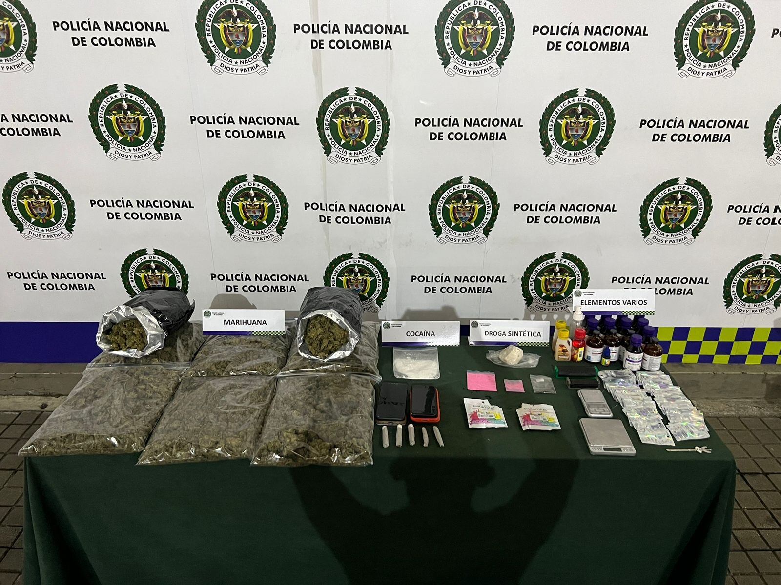 Todos los estupaficientes que le encontraron al grupo delictivo fueron incautados.