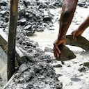 Mineros de Antioquia, Bolívar y Córdoba aseguran que el Gobierno les incumplió la promesa de formalización que les hizo en abril de 2023. Amenazan con salir a paro en cuestión de días.