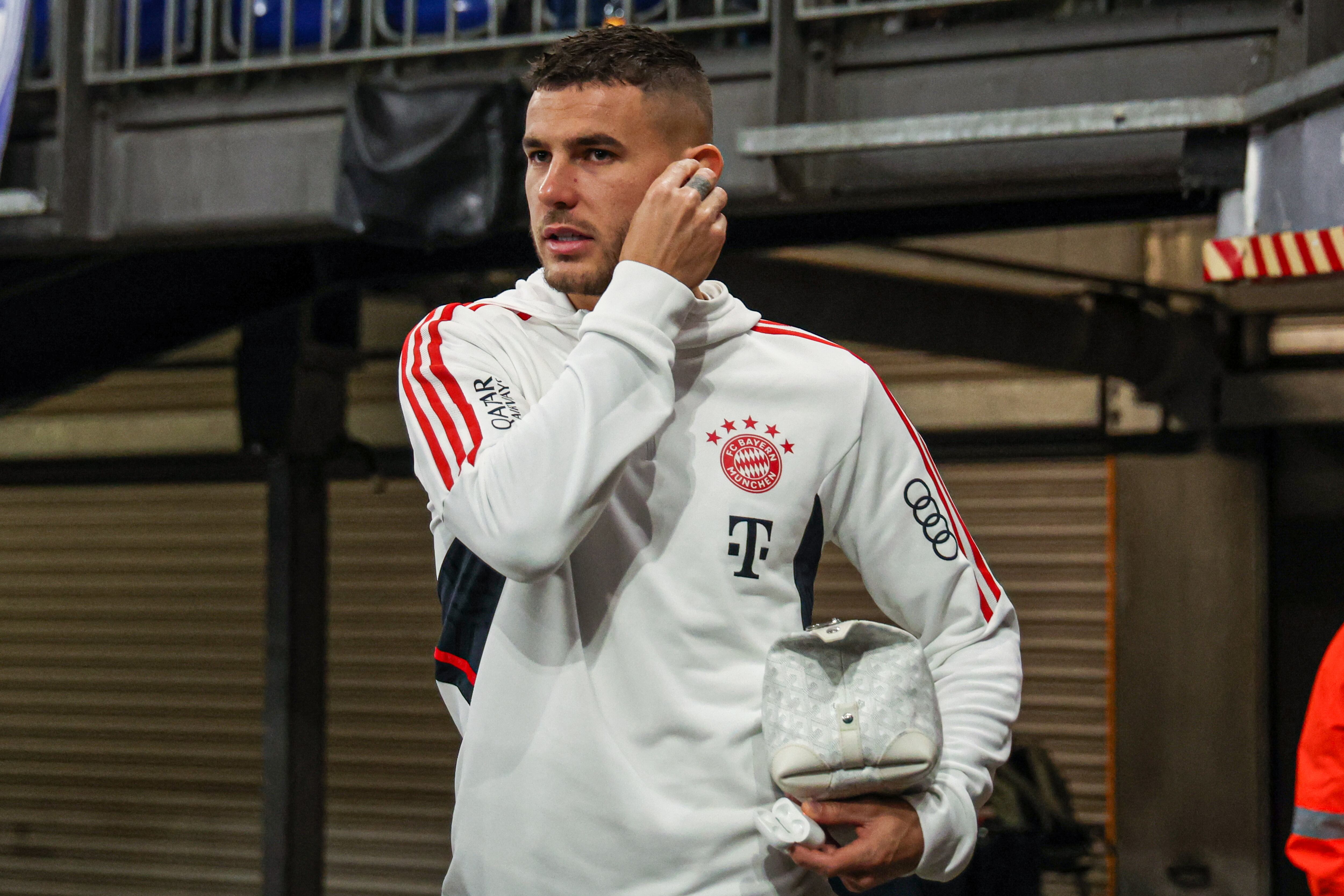 GELSENKIRCHEN, GERMANY - NOVEMBER 12: Lucas Hernandez of Bayern Munchen during the German Bundesliga match between FC Schalke 04 and Bayern Munchen at Veltins Arena on November 12, 2022 in Gelsenkirchen, Germany (Photo by Marcel ter Bals/Orange Pictures)