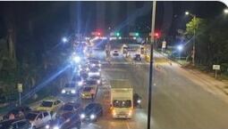 Congestión vehicular por el bloqueo.