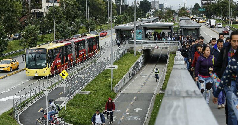 Los bloqueos intermitentes se están realizando por un grupo de conductores de los buses del SITP provisional. (Guillermo Torres-Archivo Semana)