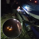 El bus terminó en una zona de difícil acceso tras caer desde un puente en el sector El Marqués, jurisdicción de Aguachica, Cesar. El accidente dejó un balance preliminar de dos personas fallecidas y más de 10 heridas.