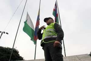La Policía de Cali izó sus banderas a media asta por los atentados terroristas contra la institución en la ciudad de Barranquilla.