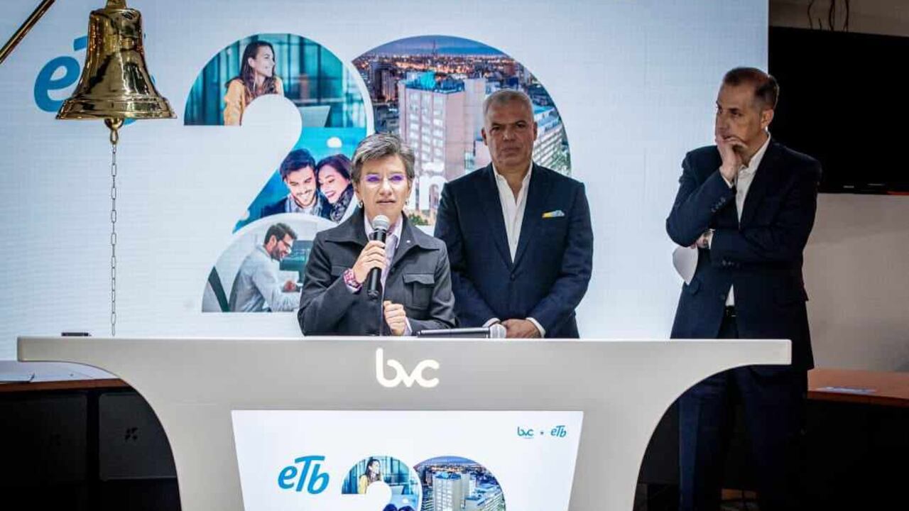 La alcaldesa Claudia López participó de la conmemoración de los 20 años de ETB en la Bolsa de Valores de Colombia.
